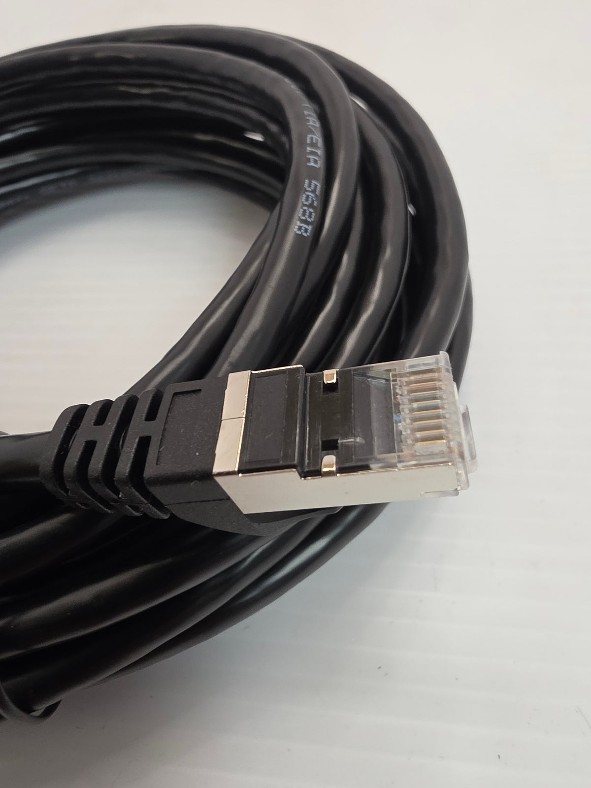 Câble CAT8 blindé (S-FTP) colonne montante CMR, 26 AWG, 25 pi, noir