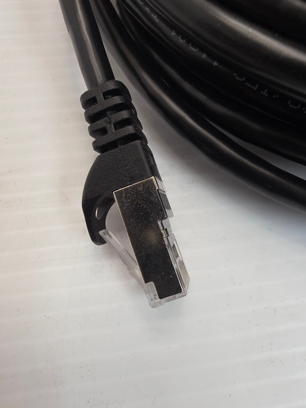 Câble CAT8 blindé (S-FTP) colonne montante CMR, 26 AWG, 35 pi, noir