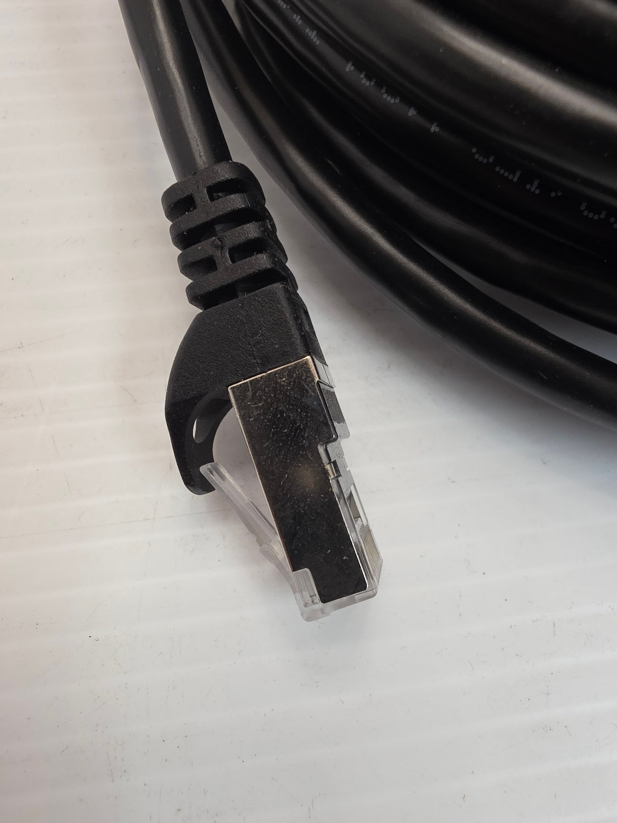 Câble CAT8 blindé (S-FTP) colonne montante CMR, 26 AWG, 35 pi, noir