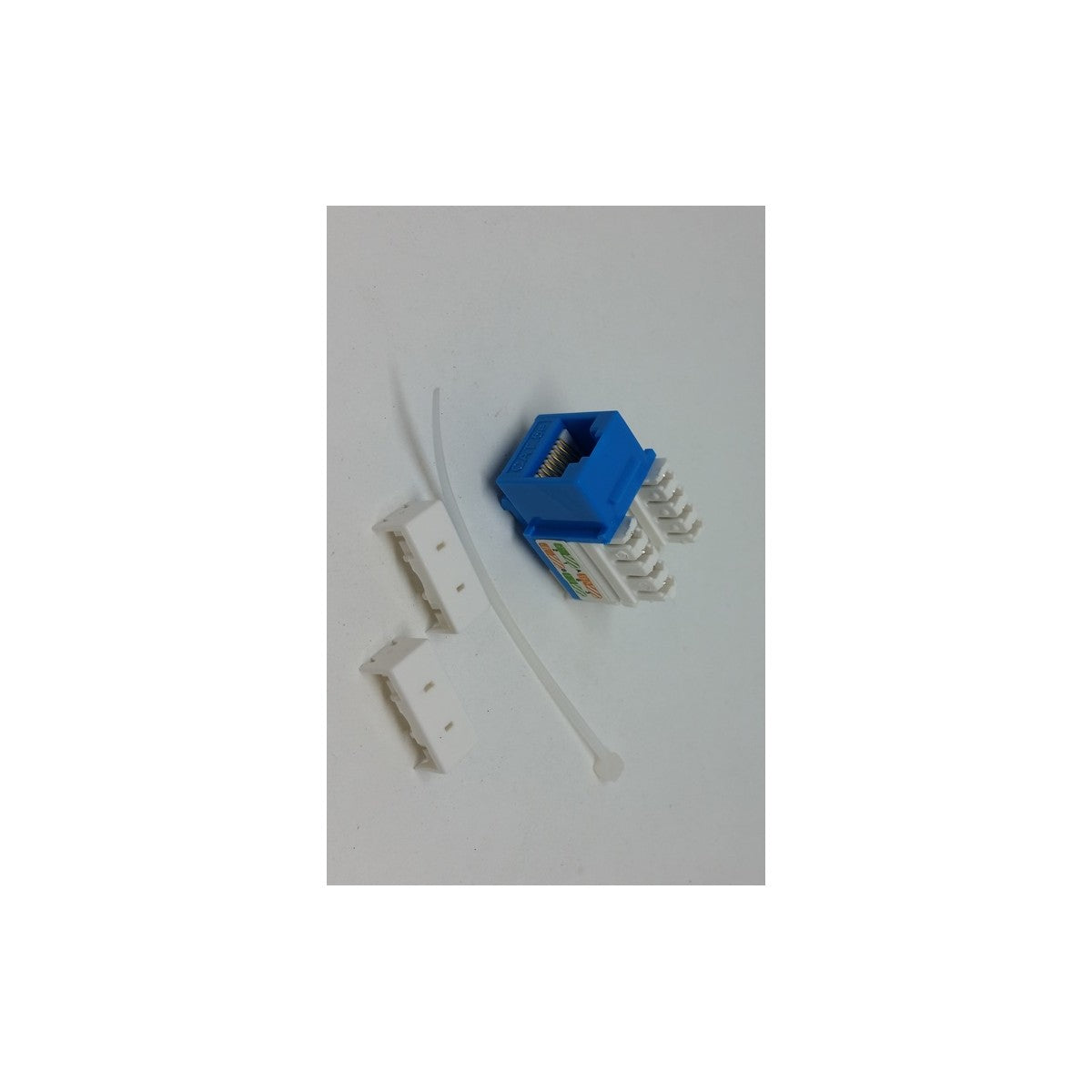 Prise keystone RJ45 CAT5e à 90 degrés, contacts 50 µ or, type 110, bleu